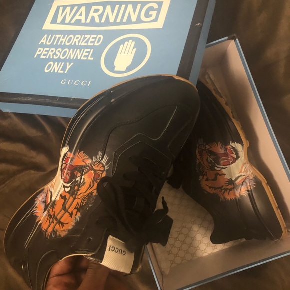 Shoes - Picture 3 of 8